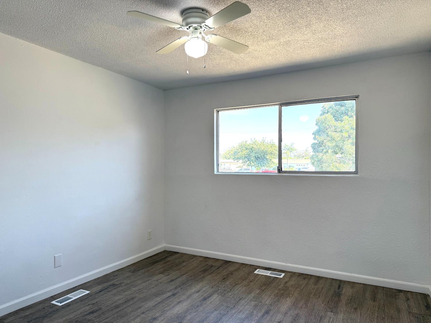 2337 W Shields Ave, Fresno, CA 93705