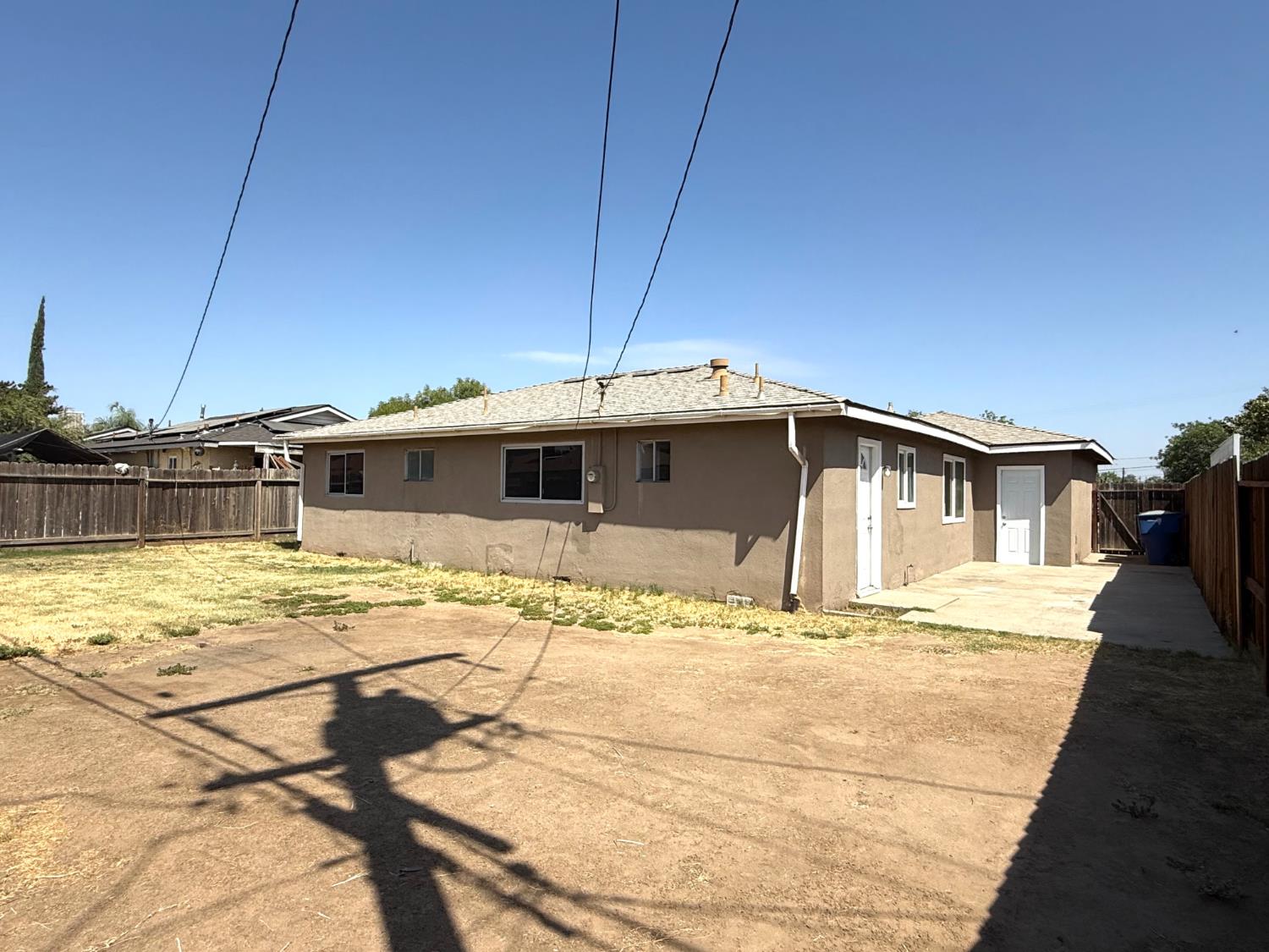 2337 W Shields Ave, Fresno, CA 93705