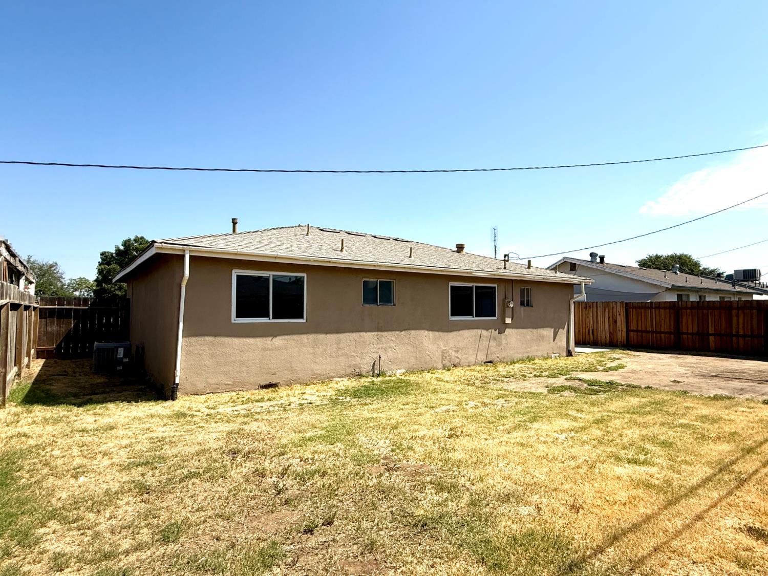 2337 W Shields Ave, Fresno, CA 93705