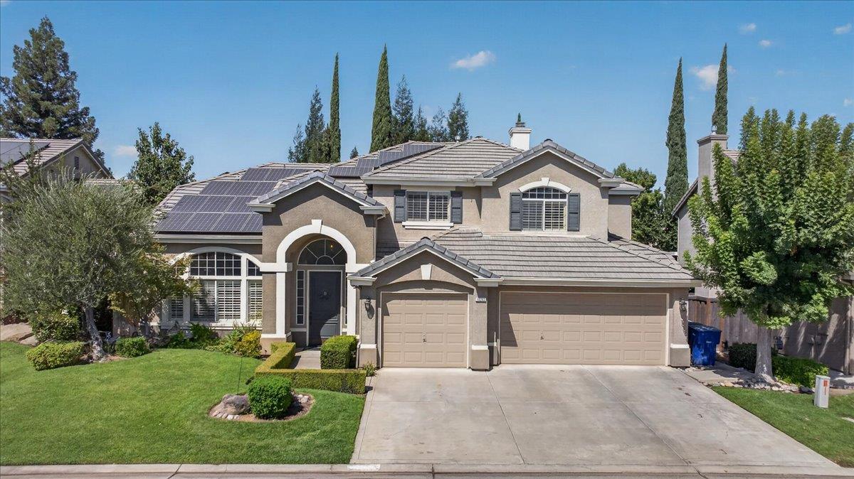 10283 N Sterling Ln, Fresno, CA 93730