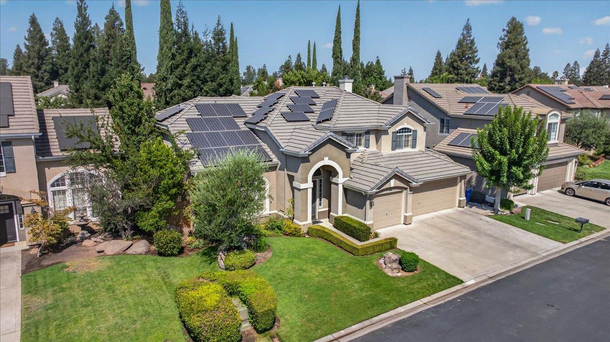 10283 N Sterling Ln, Fresno, CA 93730