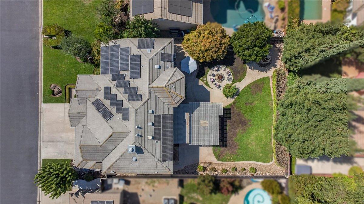 10283 N Sterling Ln, Fresno, CA 93730