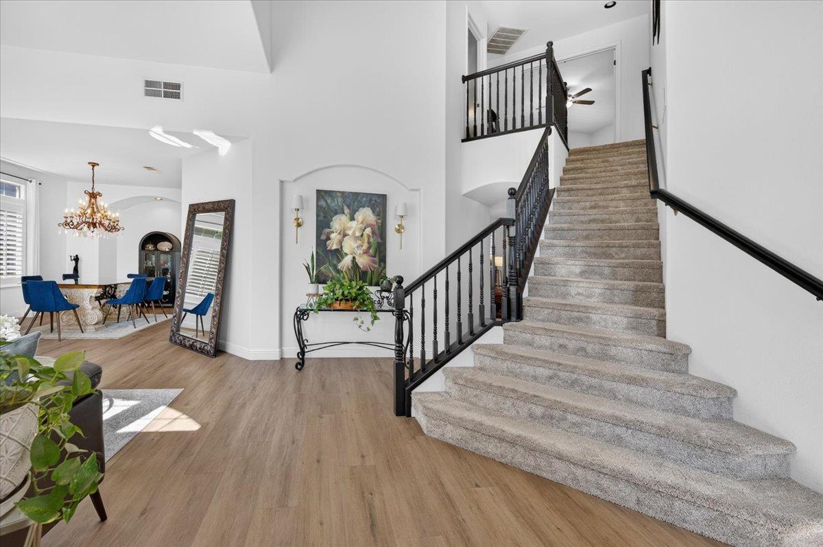 10283 N Sterling Ln, Fresno, CA 93730