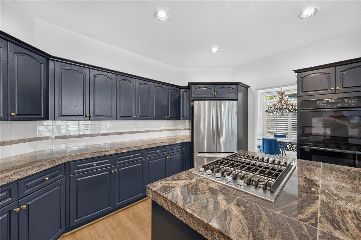 10283 N Sterling Ln, Fresno, CA 93730