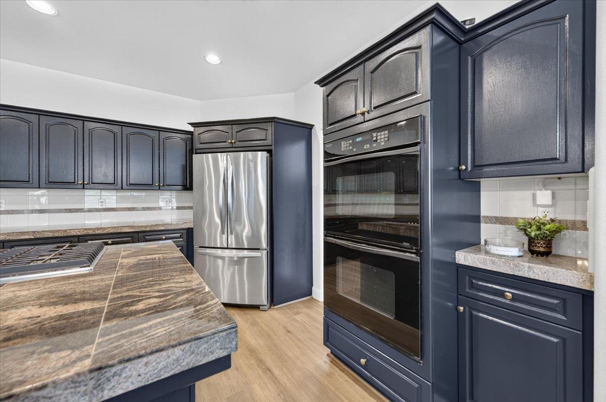 10283 N Sterling Ln, Fresno, CA 93730