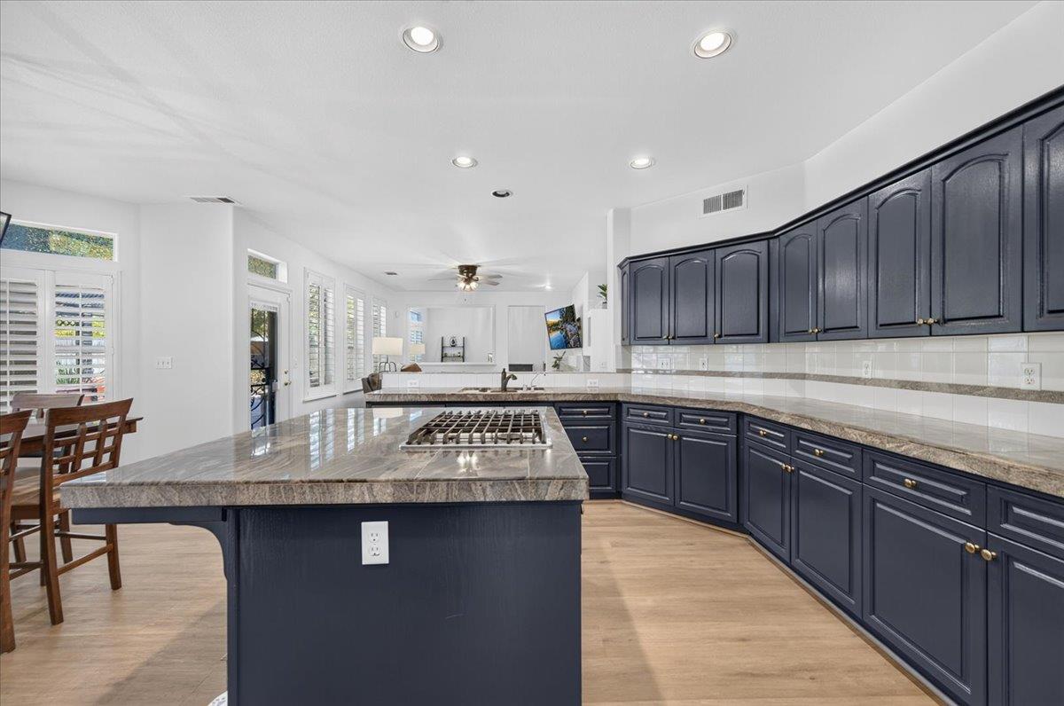 10283 N Sterling Ln, Fresno, CA 93730