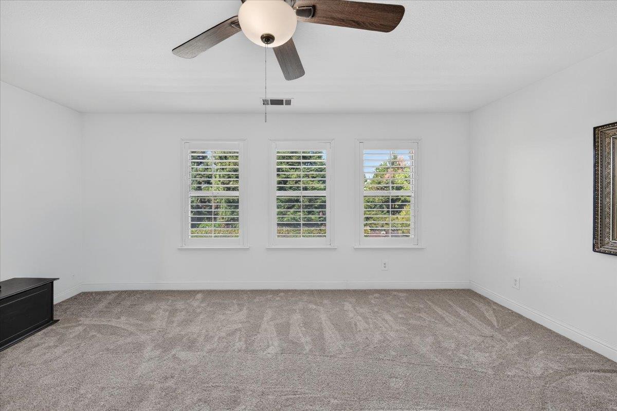 10283 N Sterling Ln, Fresno, CA 93730