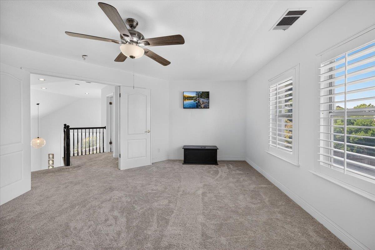 10283 N Sterling Ln, Fresno, CA 93730