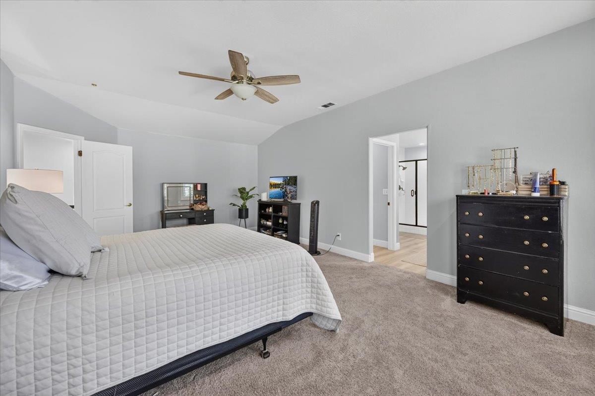 10283 N Sterling Ln, Fresno, CA 93730