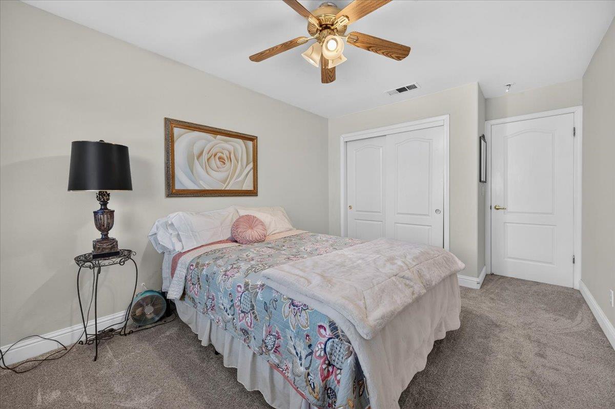10283 N Sterling Ln, Fresno, CA 93730