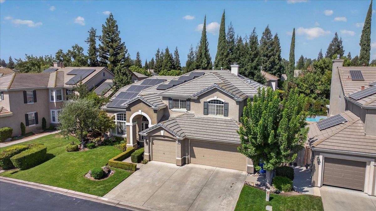 10283 N Sterling Ln, Fresno, CA 93730