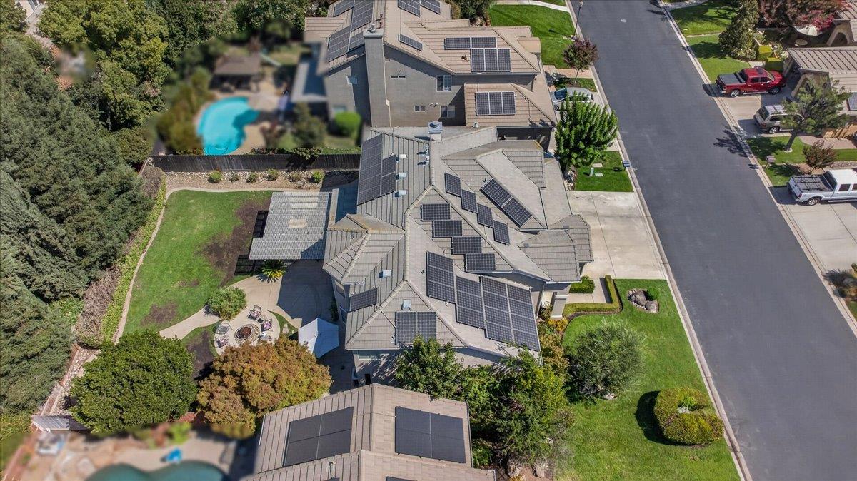 10283 N Sterling Ln, Fresno, CA 93730