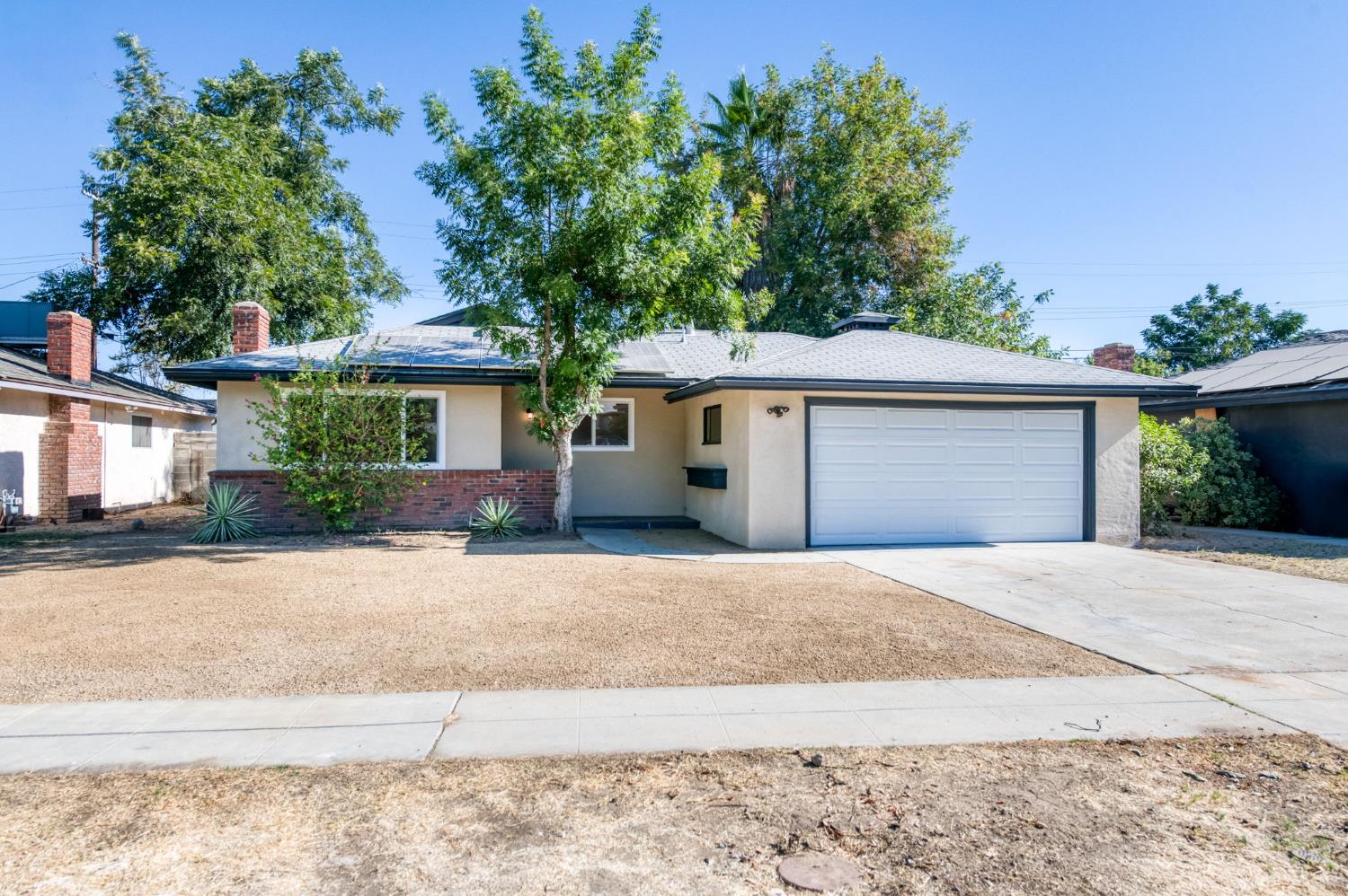 2605 E Sussex Way, Fresno, CA 93726