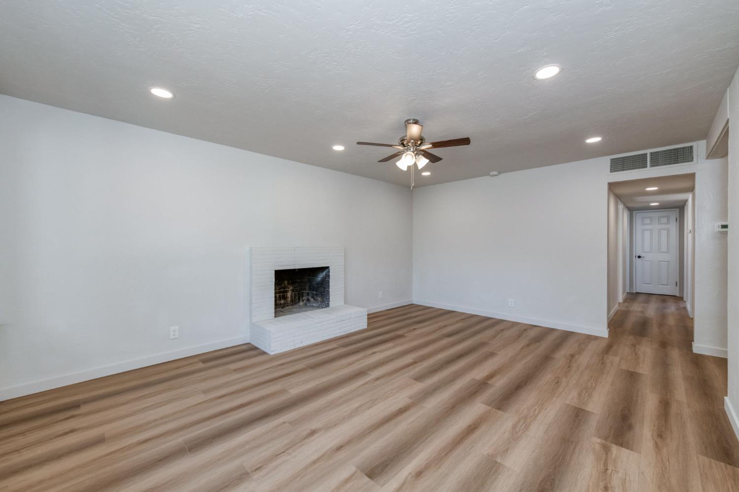 2605 E Sussex Way, Fresno, CA 93726