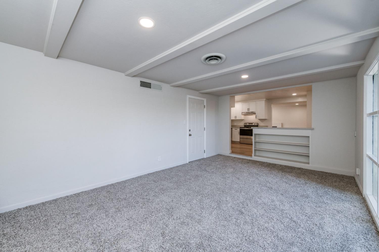 2605 E Sussex Way, Fresno, CA 93726