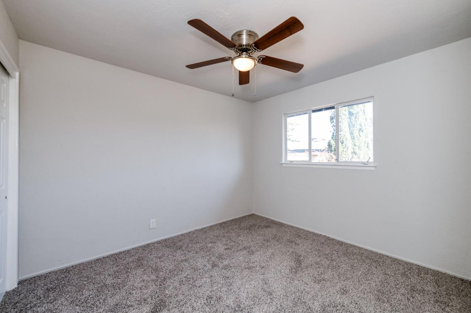 2605 E Sussex Way, Fresno, CA 93726