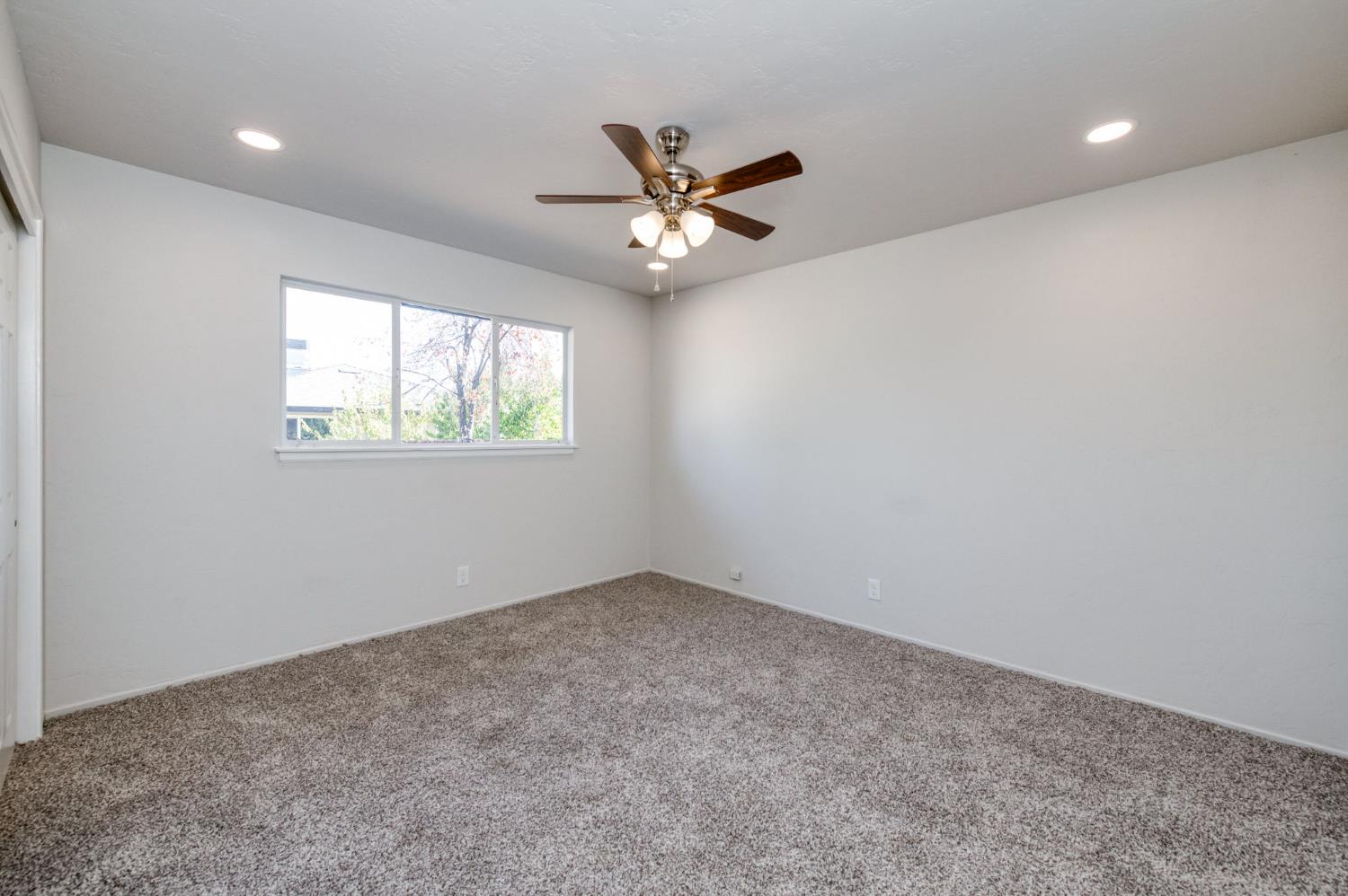2605 E Sussex Way, Fresno, CA 93726