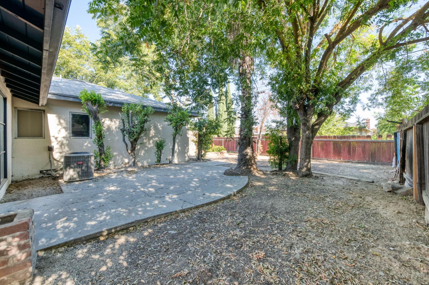 2605 E Sussex Way, Fresno, CA 93726