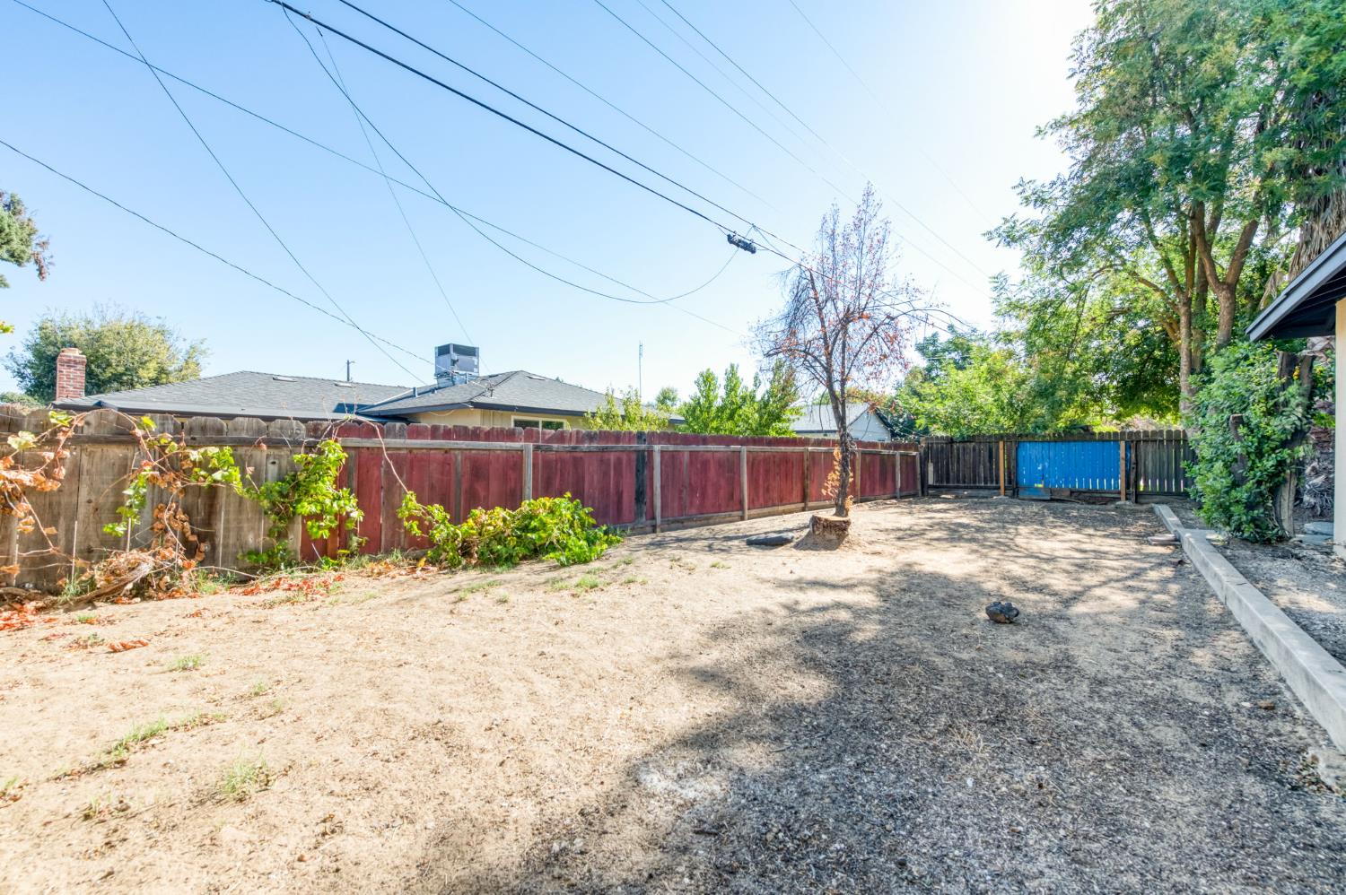 2605 E Sussex Way, Fresno, CA 93726