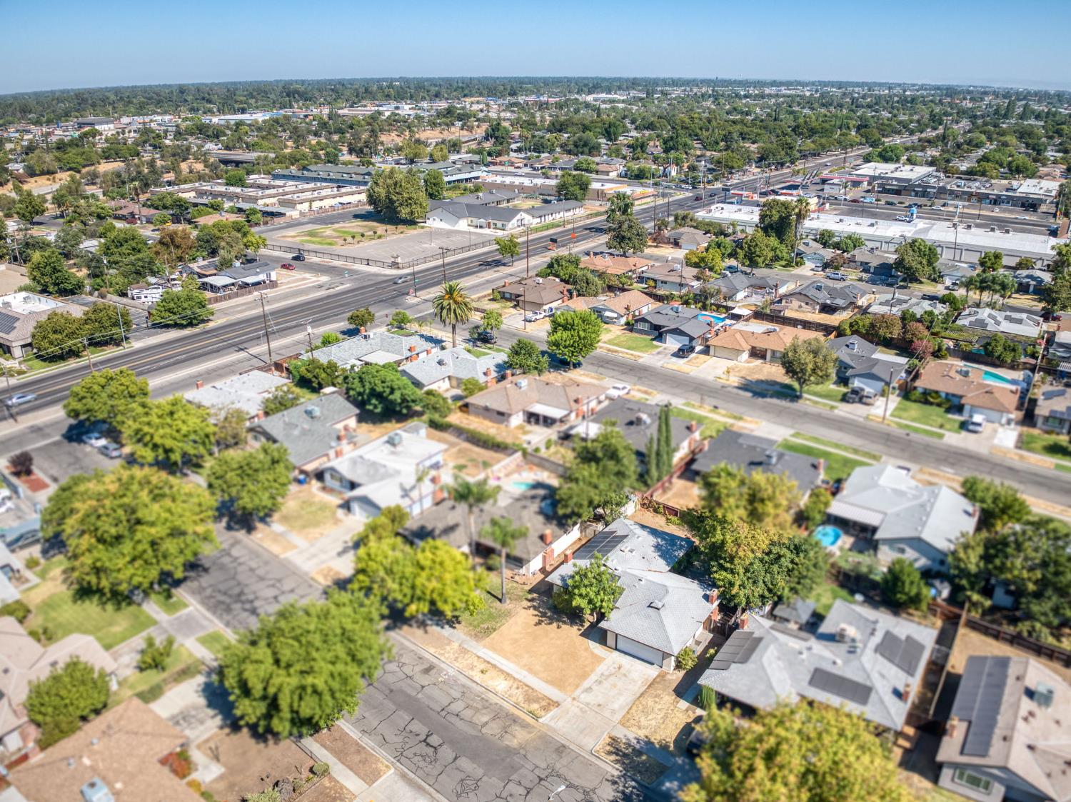 2605 E Sussex Way, Fresno, CA 93726