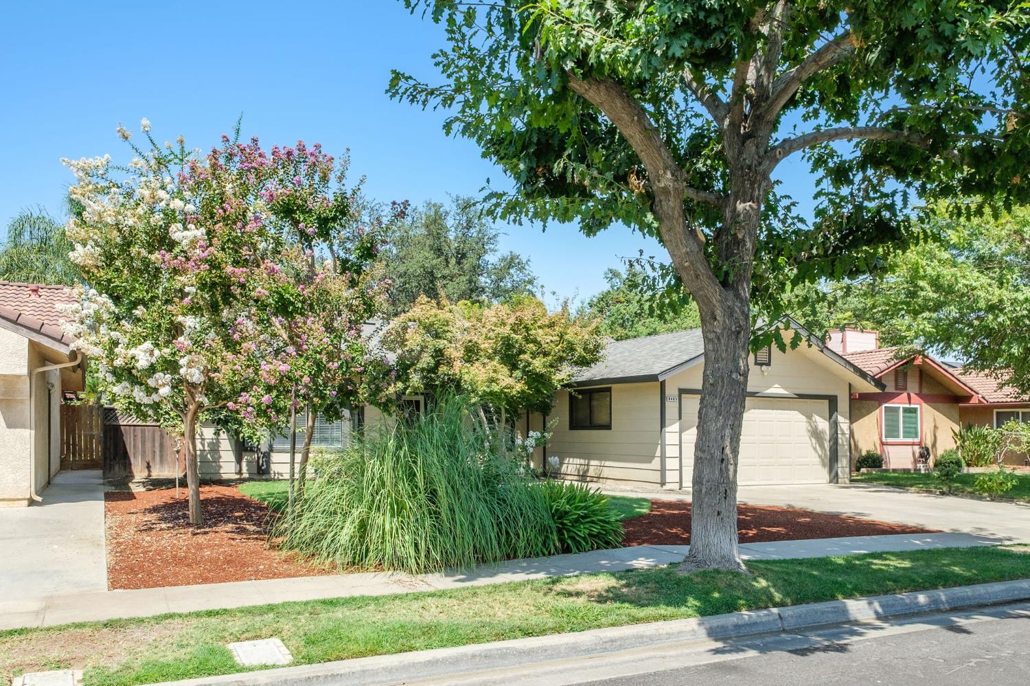 6465 N Cornelia Ave, Fresno, CA 93722