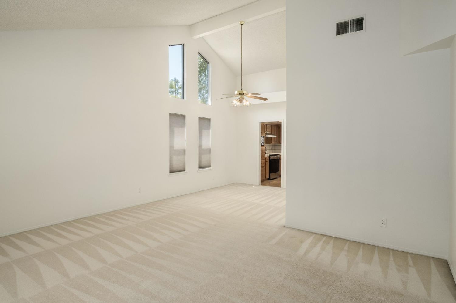 6465 N Cornelia Ave, Fresno, CA 93722