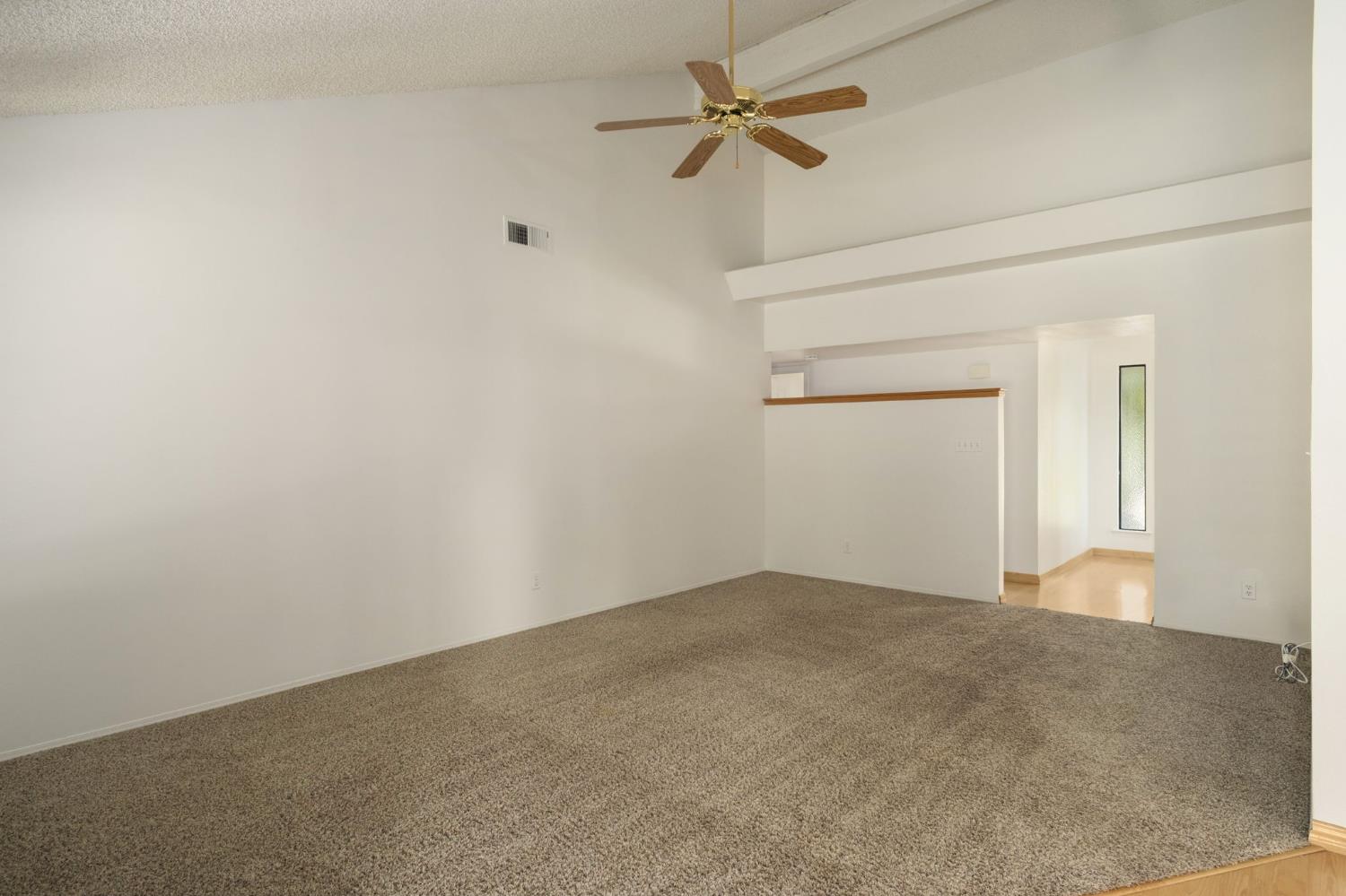 6465 N Cornelia Ave, Fresno, CA 93722