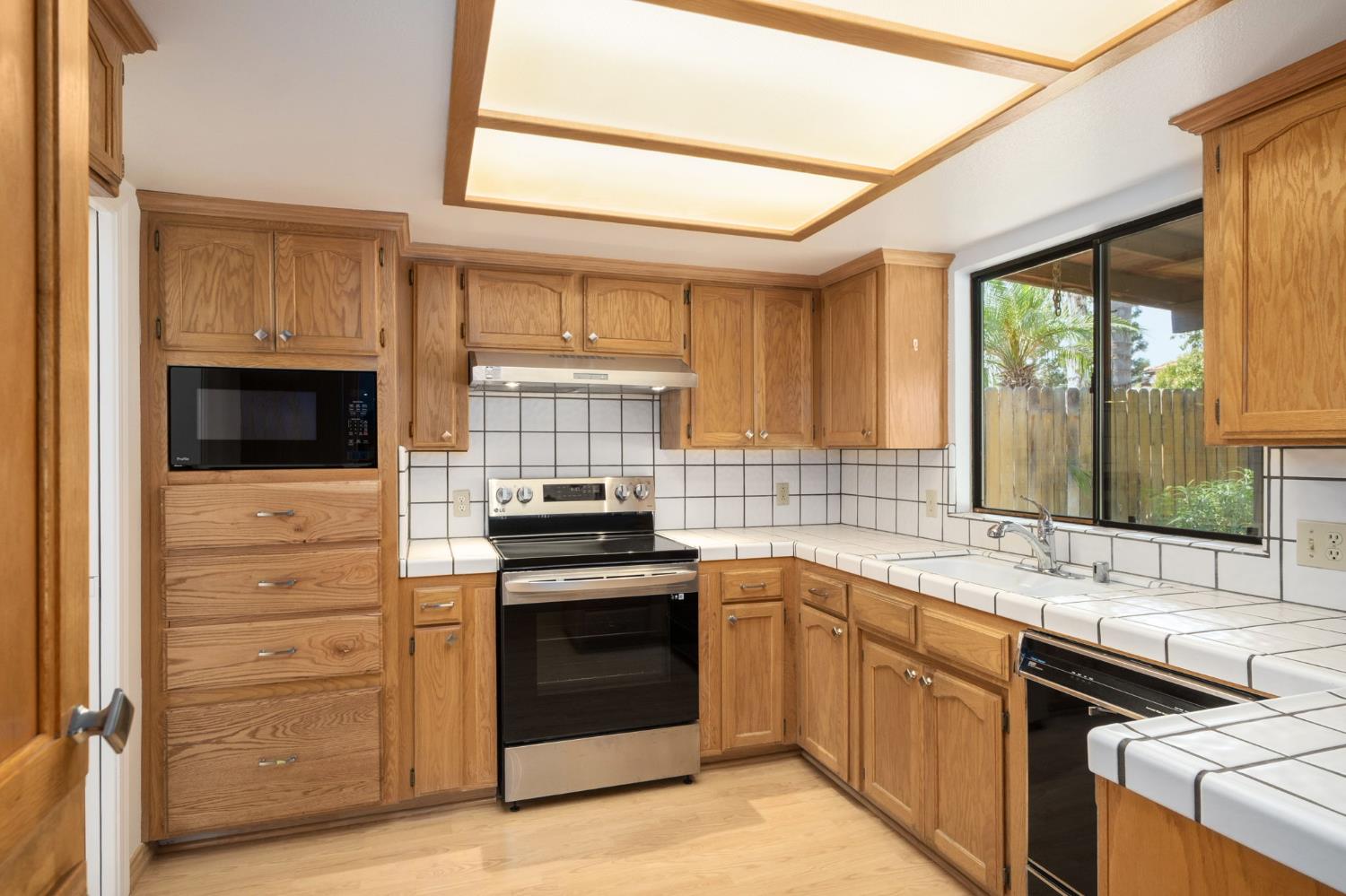 6465 N Cornelia Ave, Fresno, CA 93722