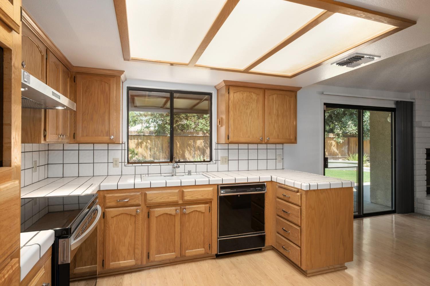 6465 N Cornelia Ave, Fresno, CA 93722