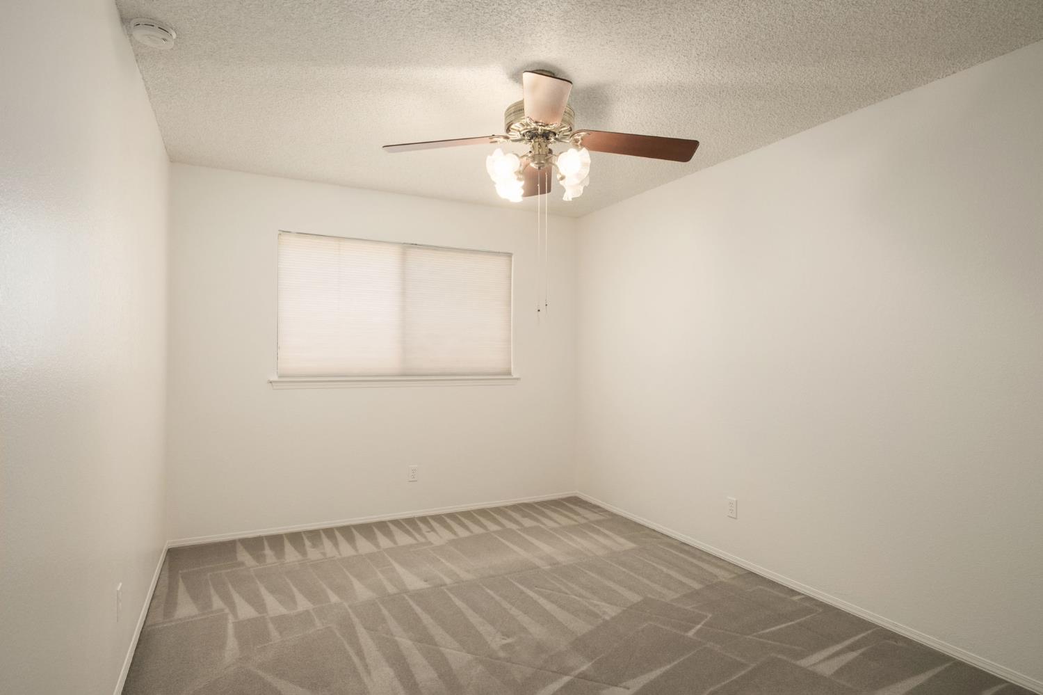 6465 N Cornelia Ave, Fresno, CA 93722