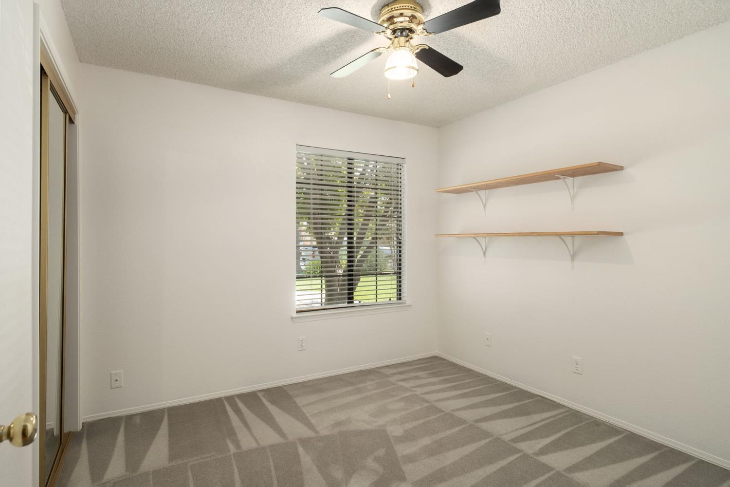 6465 N Cornelia Ave, Fresno, CA 93722