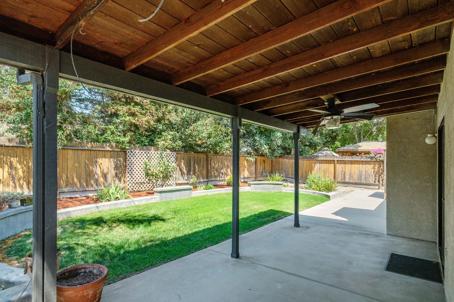 6465 N Cornelia Ave, Fresno, CA 93722