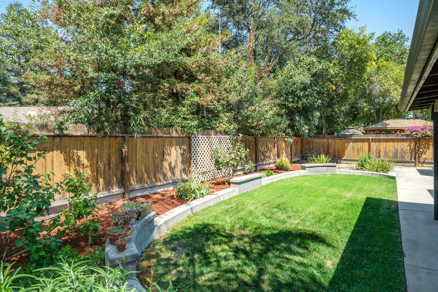 6465 N Cornelia Ave, Fresno, CA 93722