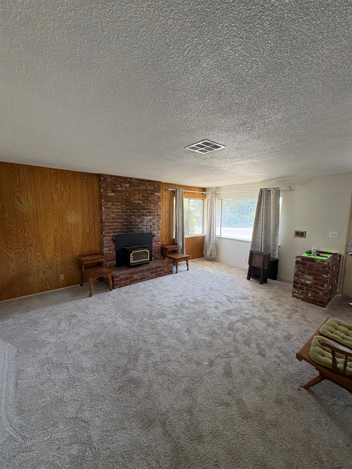 2106 5Th St, Sanger, CA 93657