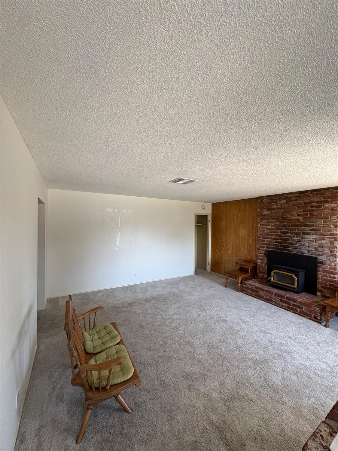 2106 5Th St, Sanger, CA 93657