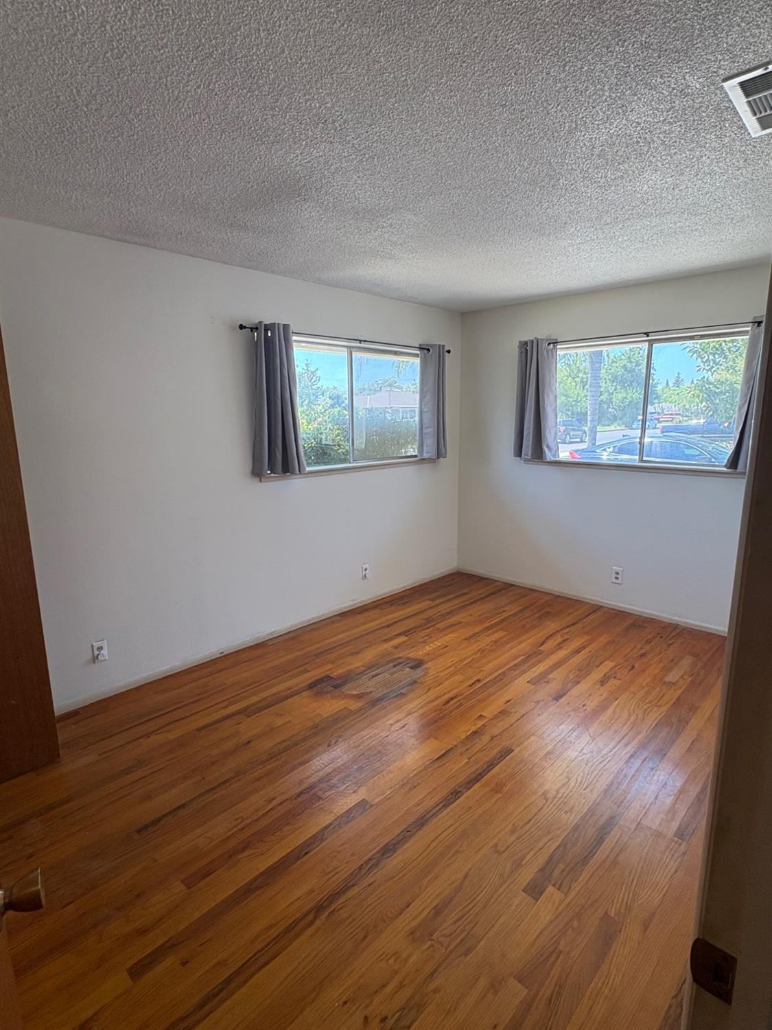 2106 5Th St, Sanger, CA 93657