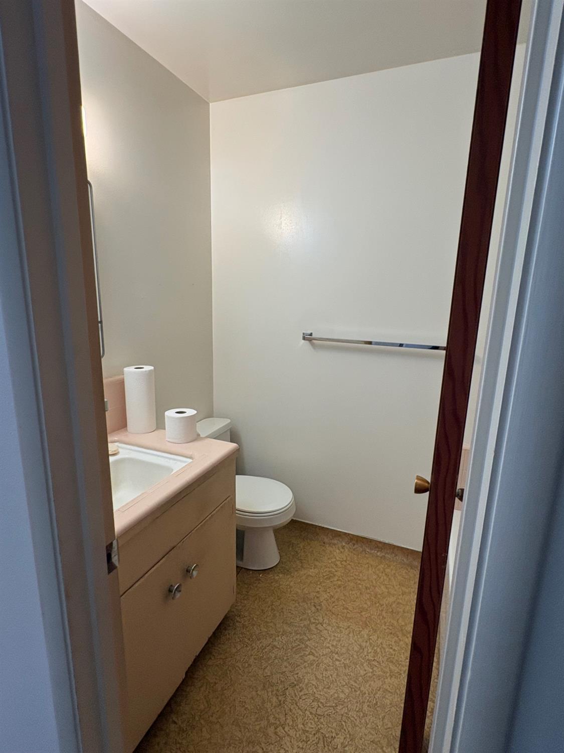 2106 5Th St, Sanger, CA 93657