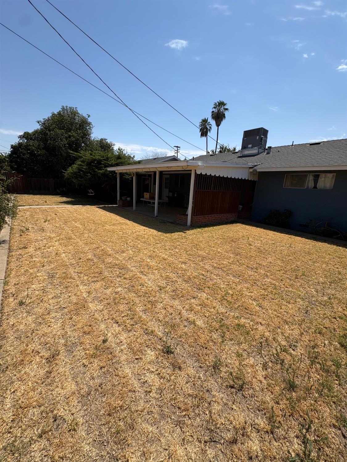 2106 5Th St, Sanger, CA 93657