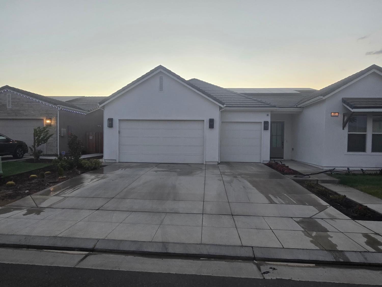 702 Atlantica Dr S, Madera, CA 93636
