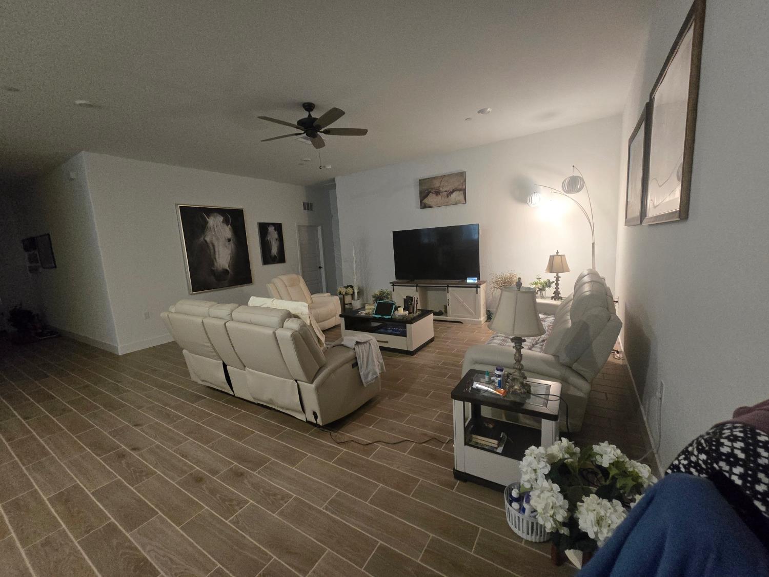 702 Atlantica Dr S, Madera, CA 93636