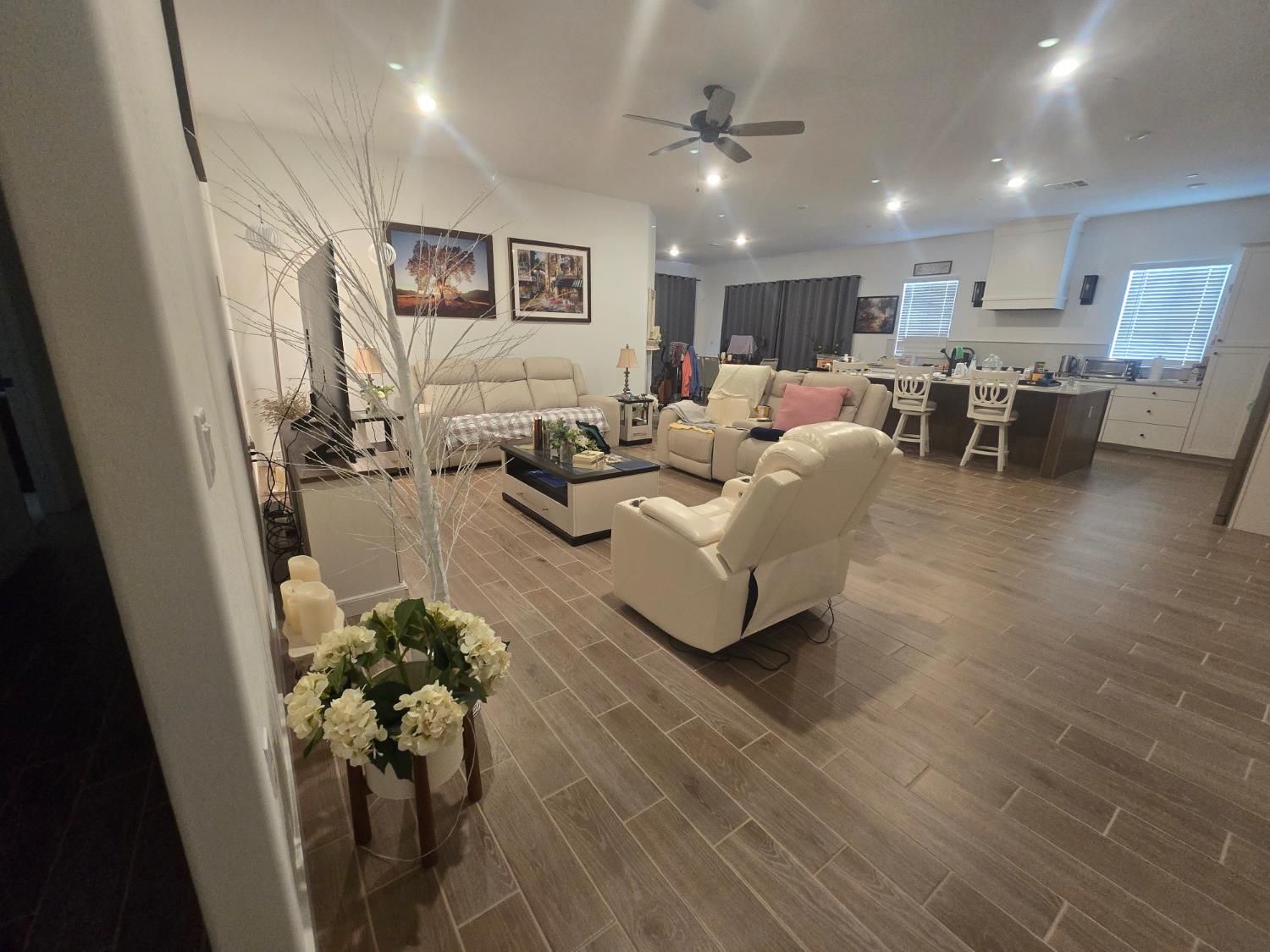 702 Atlantica Dr S, Madera, CA 93636