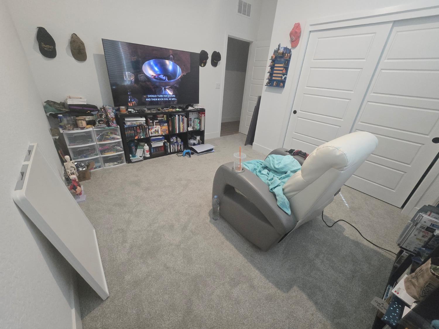 702 Atlantica Dr S, Madera, CA 93636