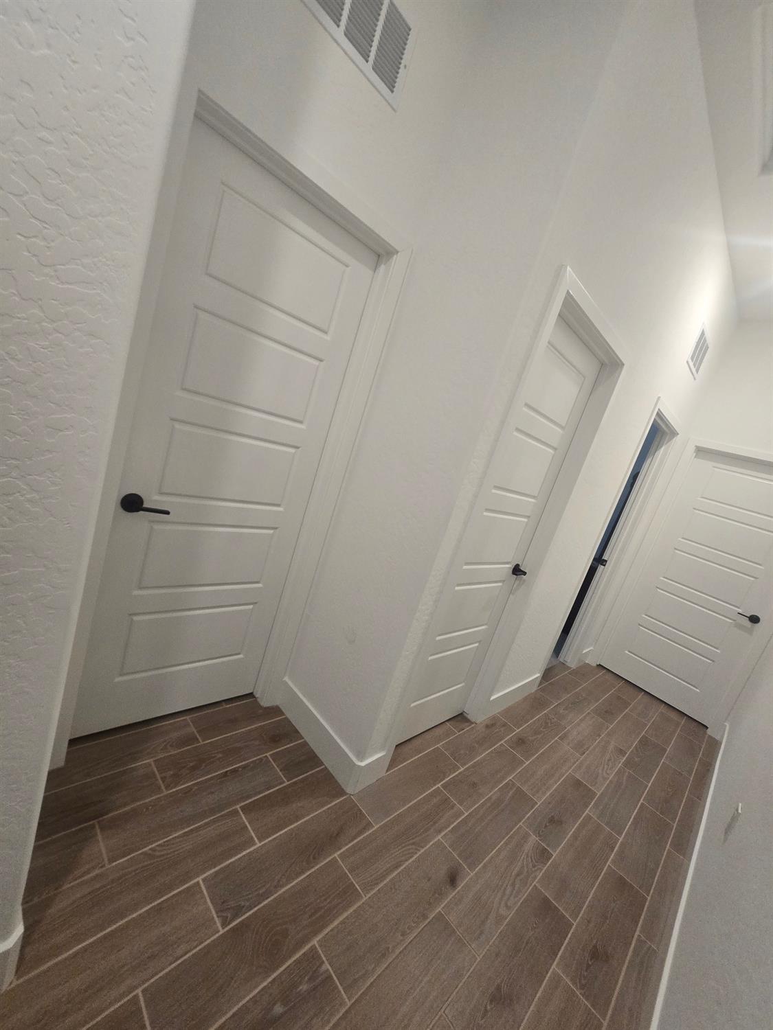 702 Atlantica Dr S, Madera, CA 93636