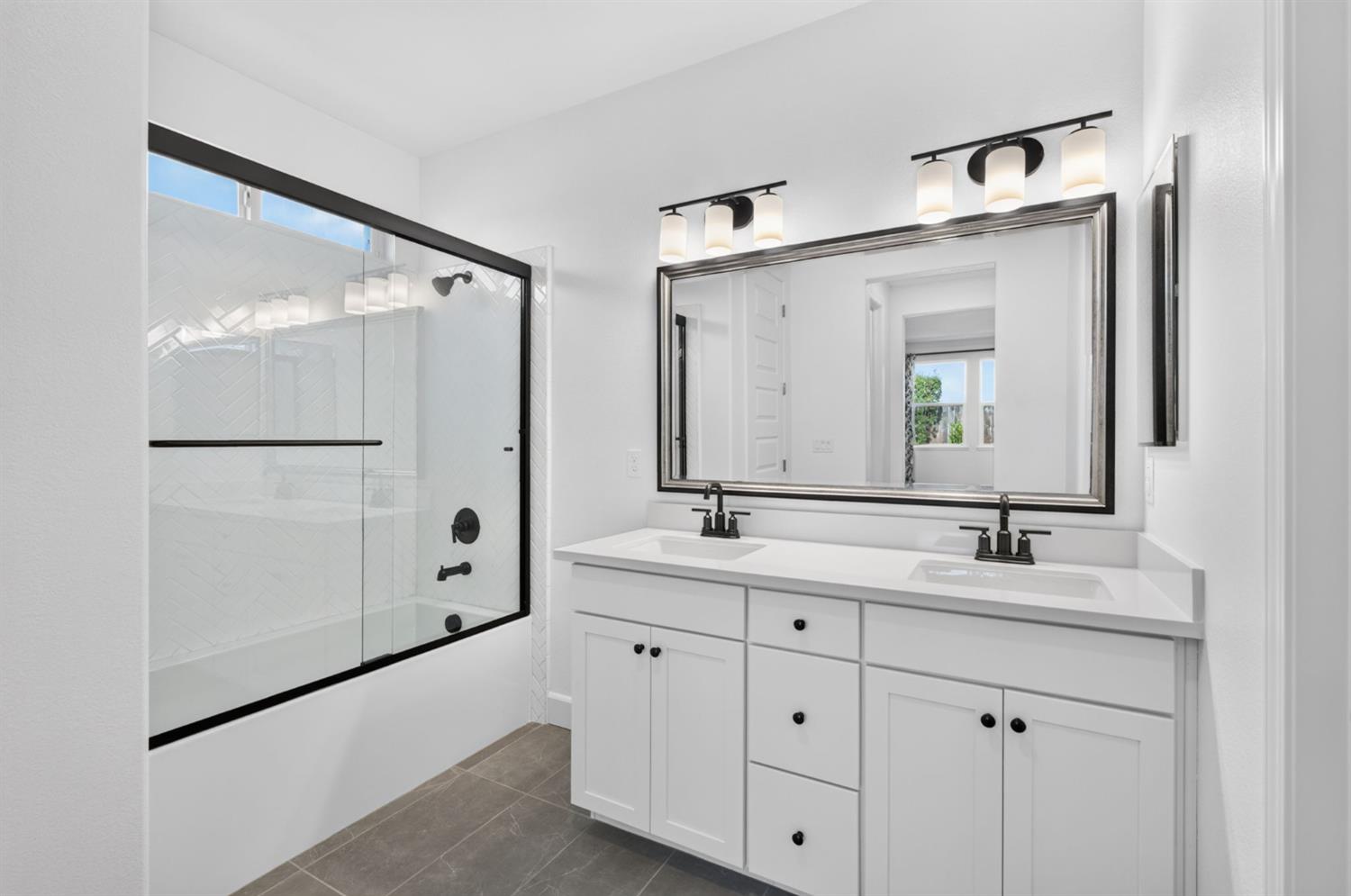 3235 Lourdes Ave, Clovis, CA 93619