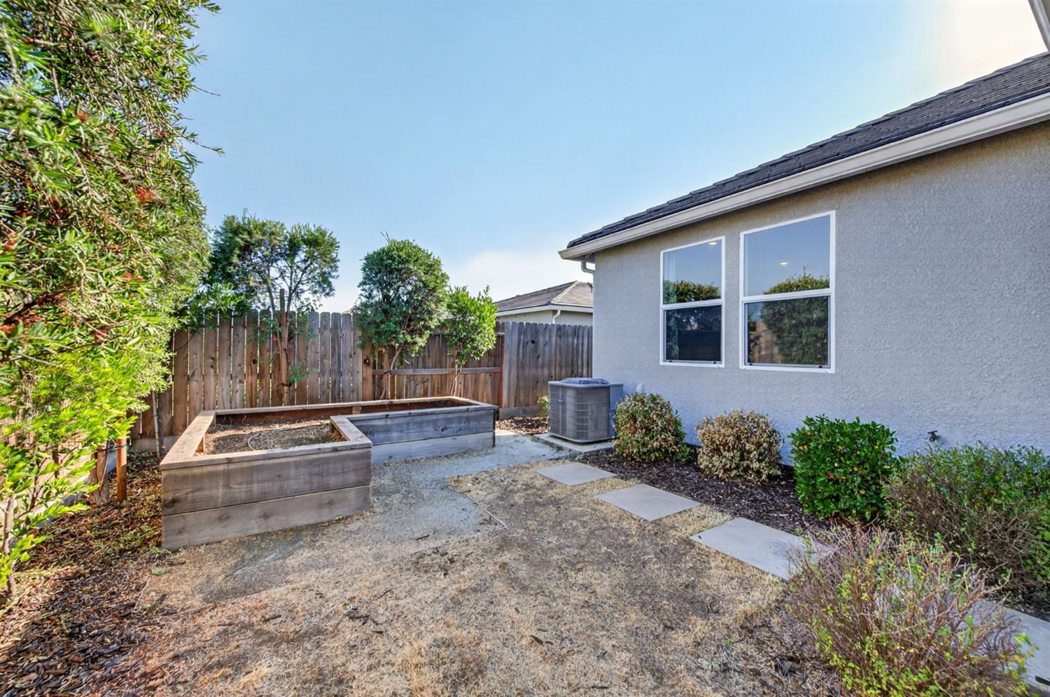 3235 Lourdes Ave, Clovis, CA 93619