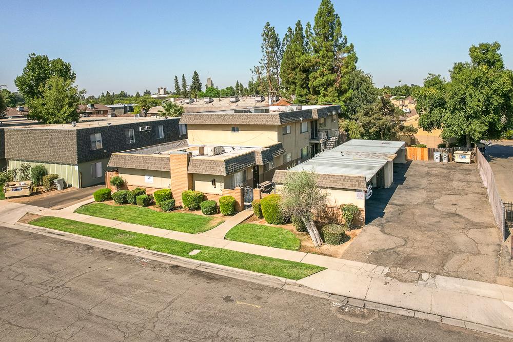 6075 N Poplar Ave, Fresno, CA 93704