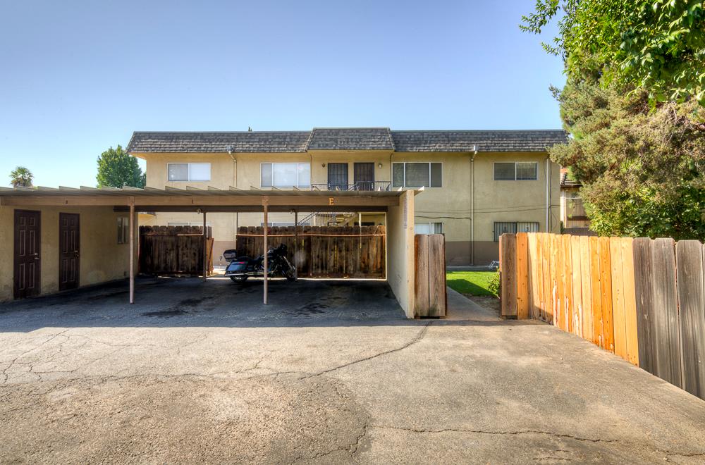 6075 N Poplar Ave, Fresno, CA 93704