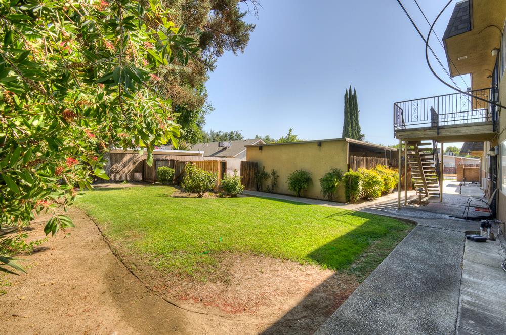 6075 N Poplar Ave, Fresno, CA 93704