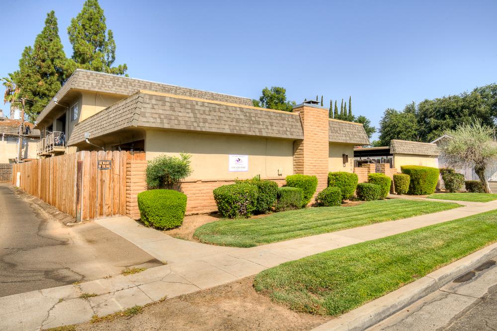 6075 N Poplar Ave, Fresno, CA 93704