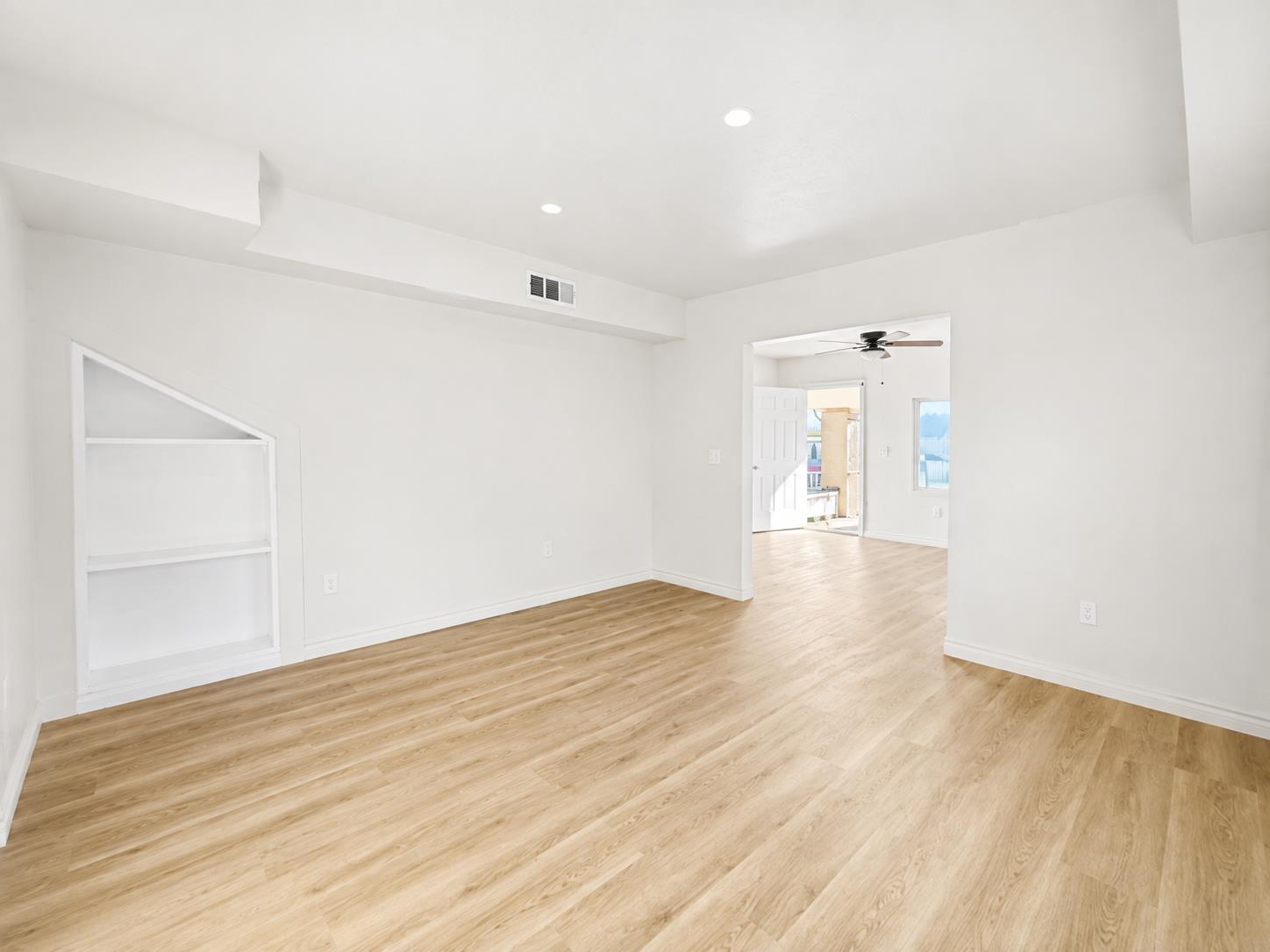 28 W 19th St, Merced, CA 95340